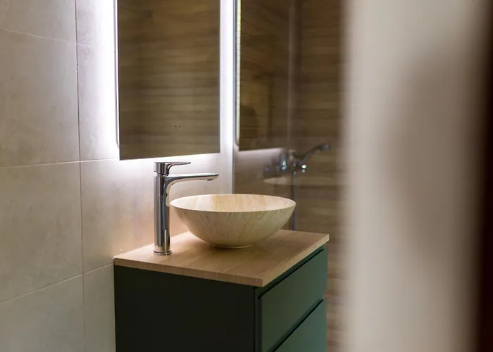 Iskra By El-pi Tours * Njivice