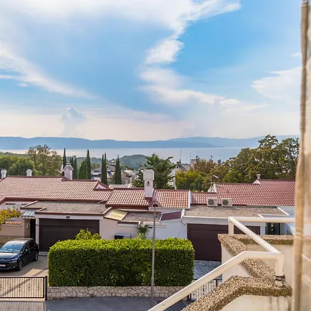 Iskra By El-pi Tours *