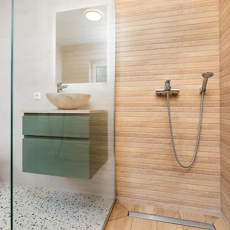 아파트 Iskra By El-pi Tours *